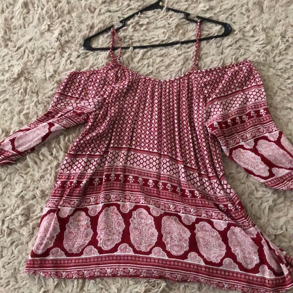 Cold Shoulder Red Print Top - Picture 2 of 4